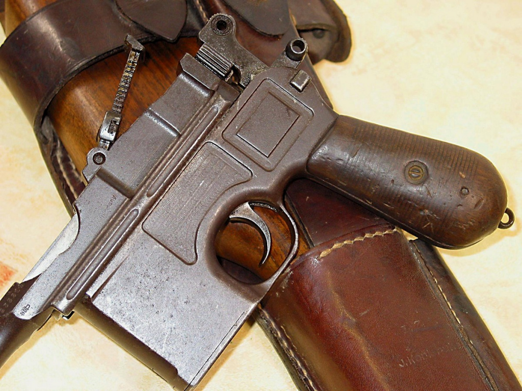 Mauser C96 2.jpg